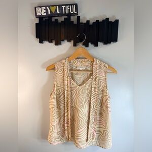 Flowing V-Neck Swirl-Print Sleeveless Camisole in Beige & Pink